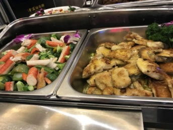 圖說大型火鍋盆菜工廠年會尾牙宴 深圳餐飲業(yè)專業(yè)化宴會服務(wù)新標(biāo)桿